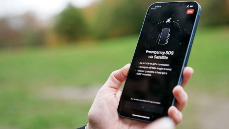 iPhone 14 Plus sở hữu tính năng liên hệ khẩn cấp qua vệ tinh mới 