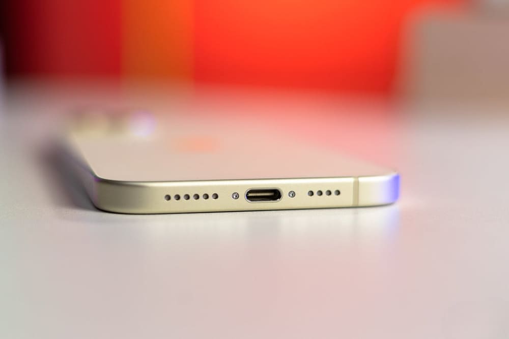 iPhone 15 Plus 256GB cũ chuyển sang cổng sạc USB-C thông dụng