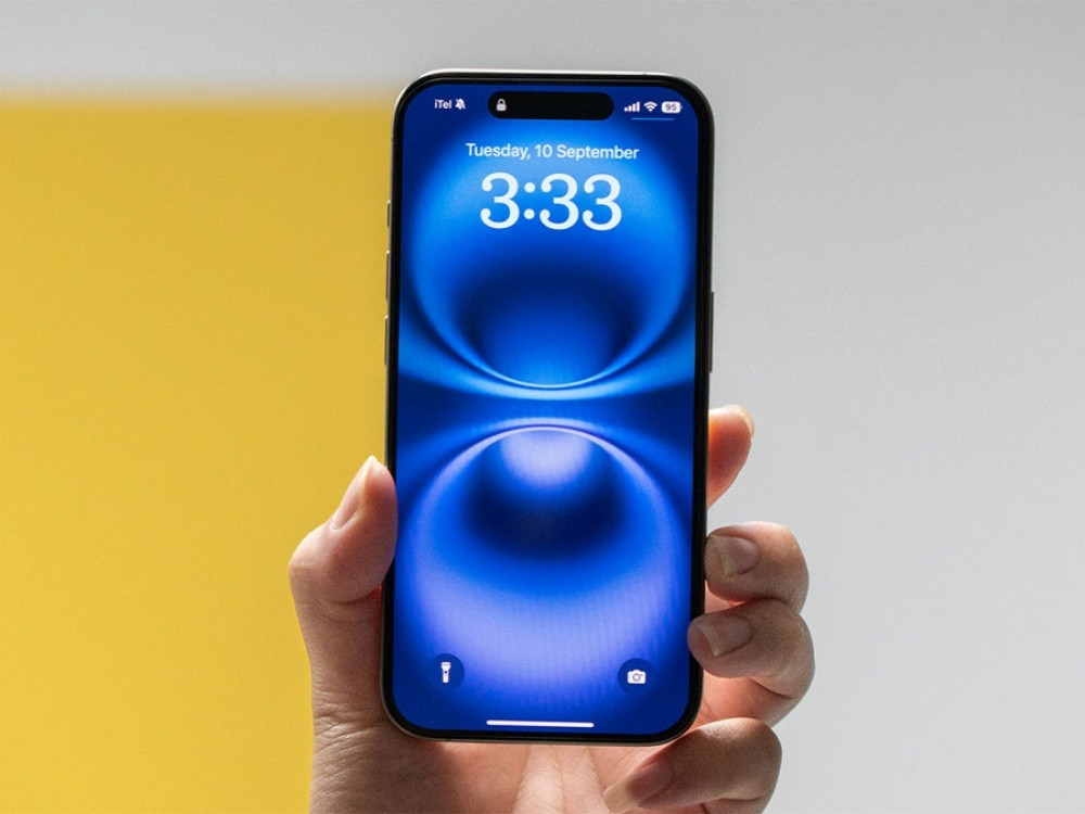 Màn hình Super Retina XDR 6.1 inch của iPhone 16 128GB cũ vẫn cho chất lượng hiển thị tốt