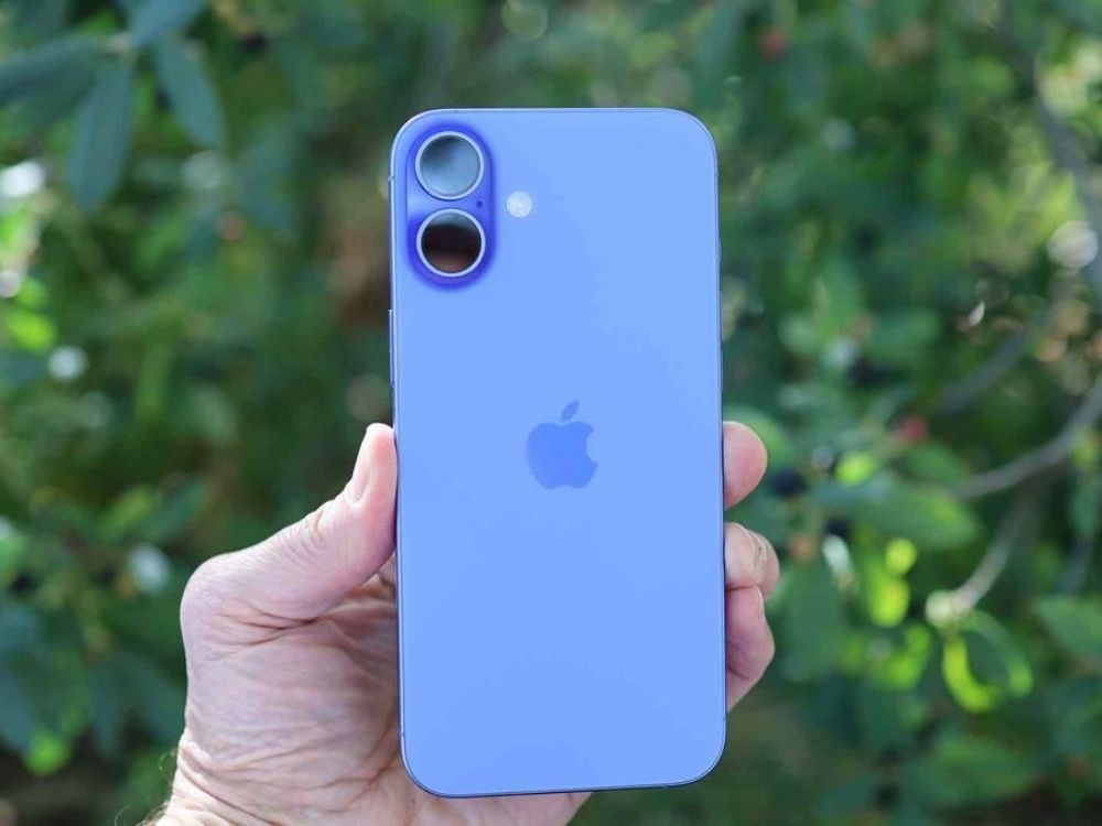 Kiểm tra kỹ ngoại hình và tình trạng trước khi mua iPhone 16 Plus 256GB cũ