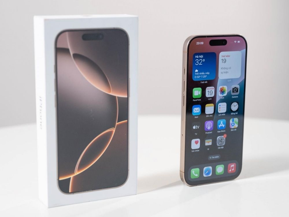 Kiểm tra và so sánh số IMEI trên IPhone 16 Pro cũ với số trên vỏ hộp