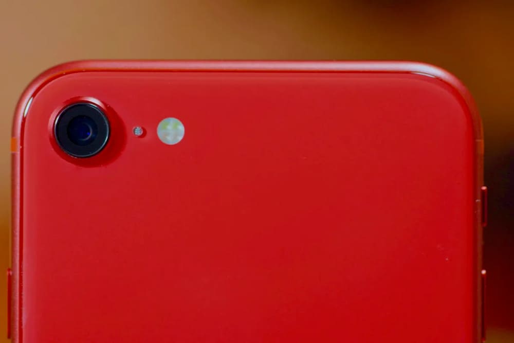 Điện thoại iPhone SE 2020 128GB cũ giá rẻ. Sẵn hàng đủ màu. Trả góp 0%