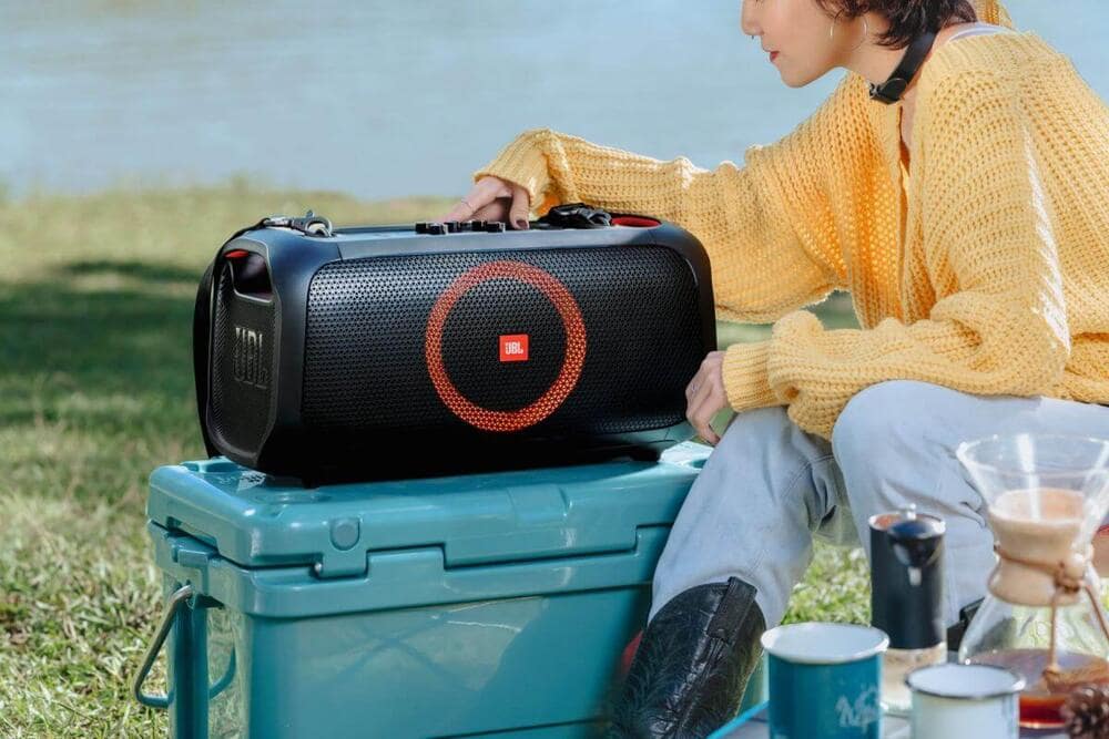 Loa JBL Partybox On The Go cao cấp, chơi được mọi thể loại nhạc 